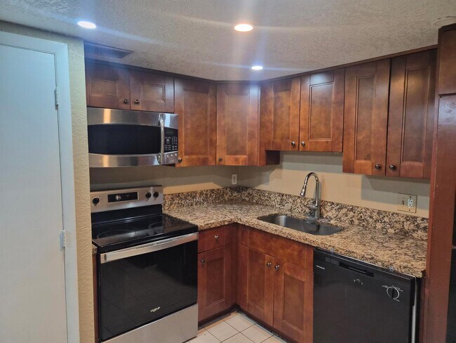 Foto del edificio - 4166 Inverrary Dr