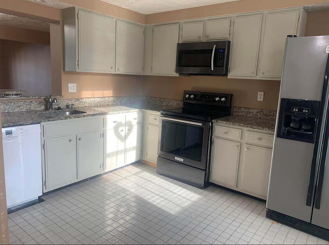 Foto principal - 8551 Castlemill Cir