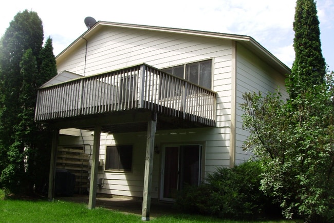 Building Photo - 6668 Kara Dr