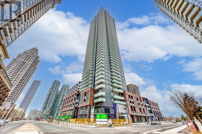 Building Photo - 430-3430 Square One Dr