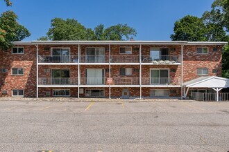 Building Photo - 73 Charlesbank Rd