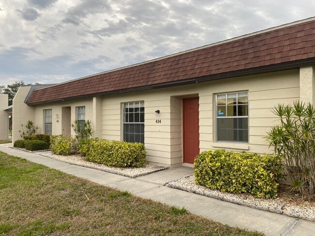 Building Photo - 6300 S Pointe Blvd