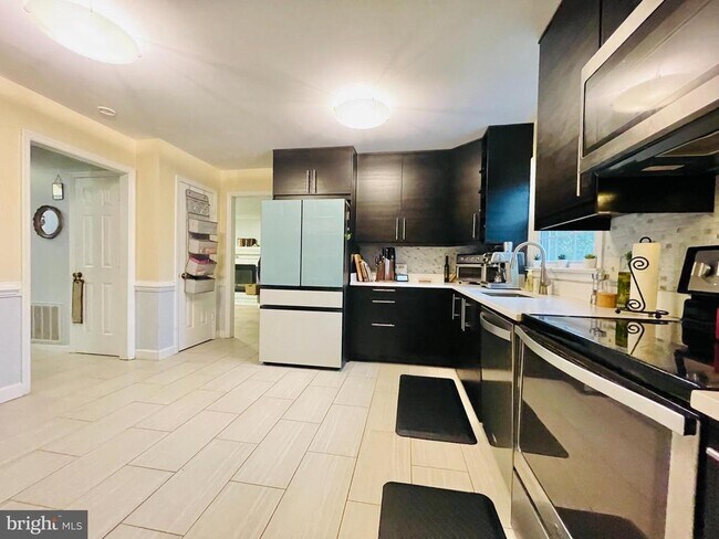 Foto del edificio - 3103 Titanic Dr