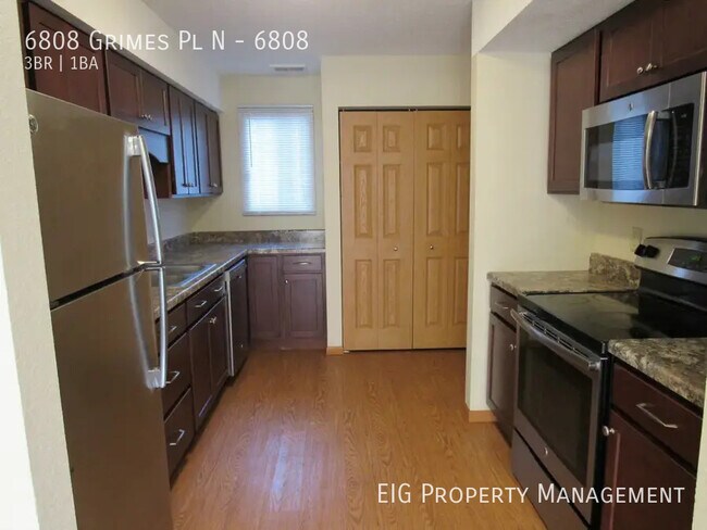 Foto del edificio - 6808 Grimes Pl N