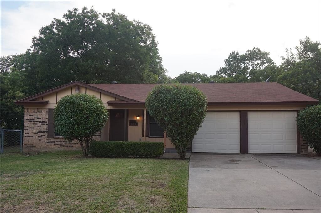 Primary Photo - 3313 Earle Dr