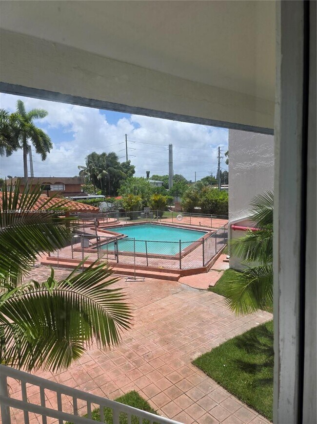 Foto del edificio - 5050 NW 7th St