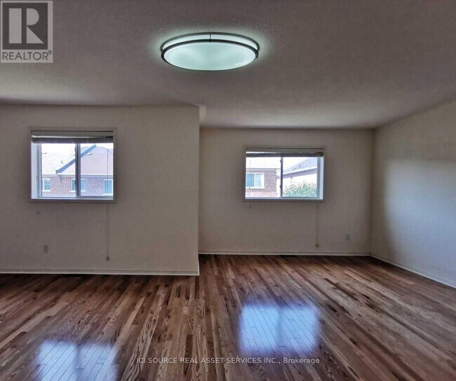 Building Photo - 8 Maffey Crescent
