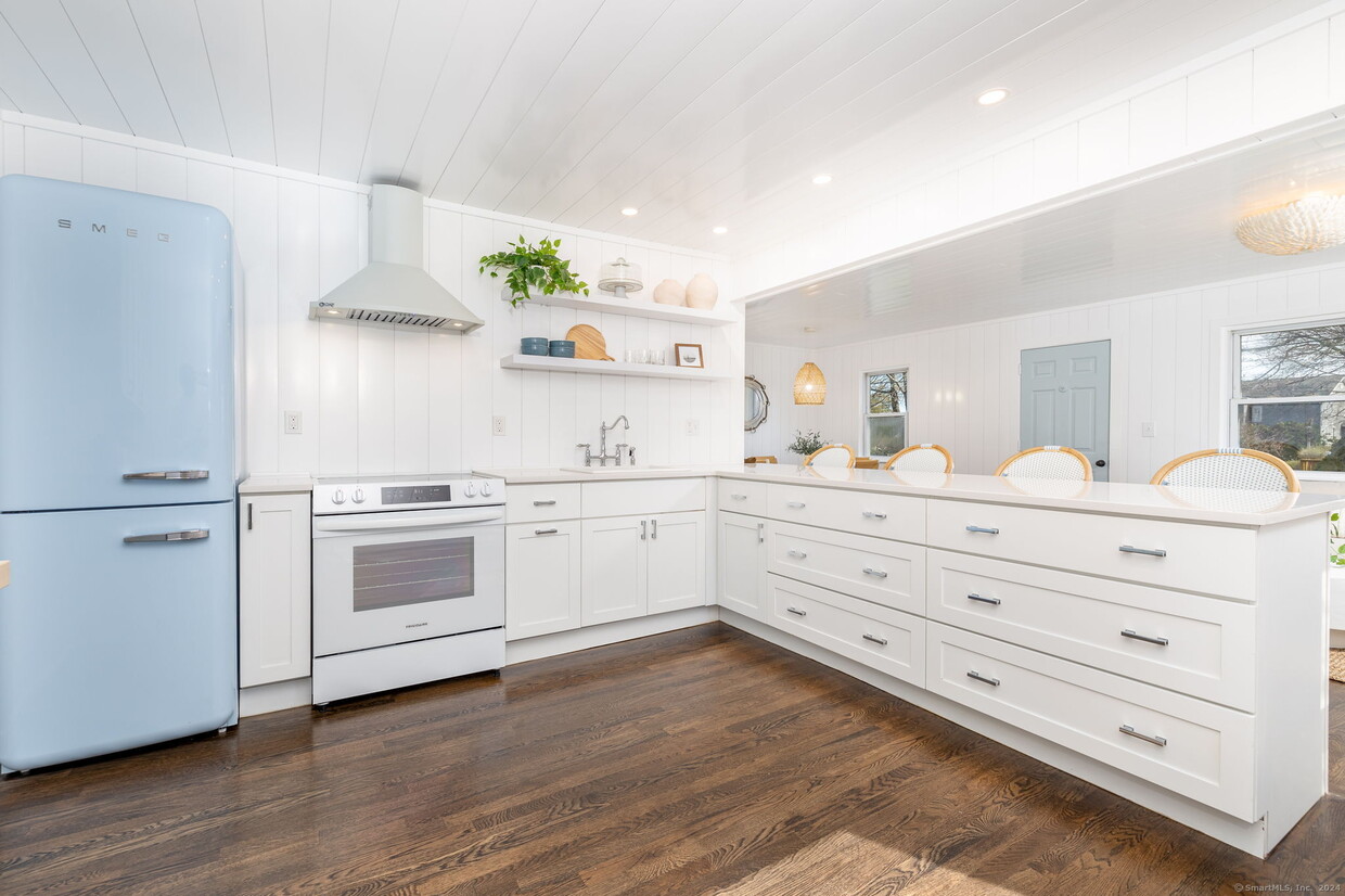 Foto principal - 26 Brookside Ave W