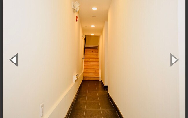 Foto del edificio - 2437 W Thompson St