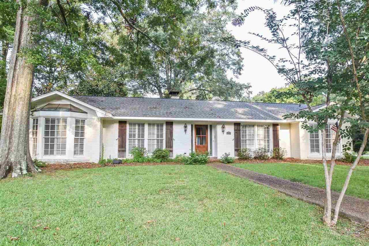 Foto principal - 5235 Runnymede Rd