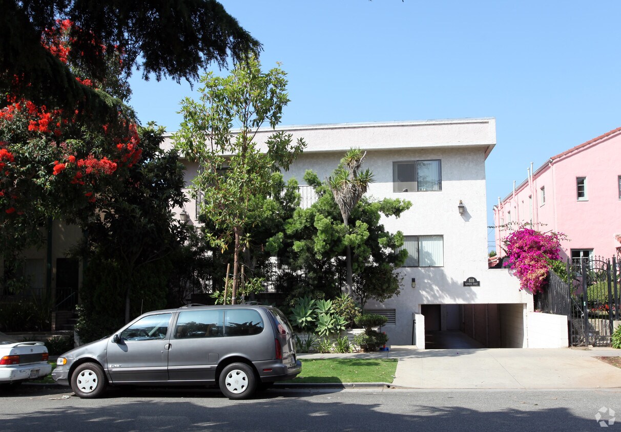 Foto principal - 818 11th St