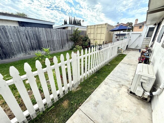 Foto del edificio - 3 units