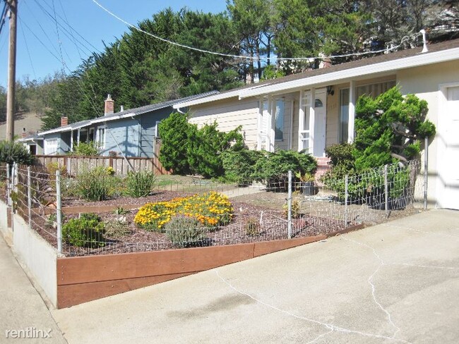 Building Photo - 3 br, 1 bath House - 1227 Linda Mar Blvd.