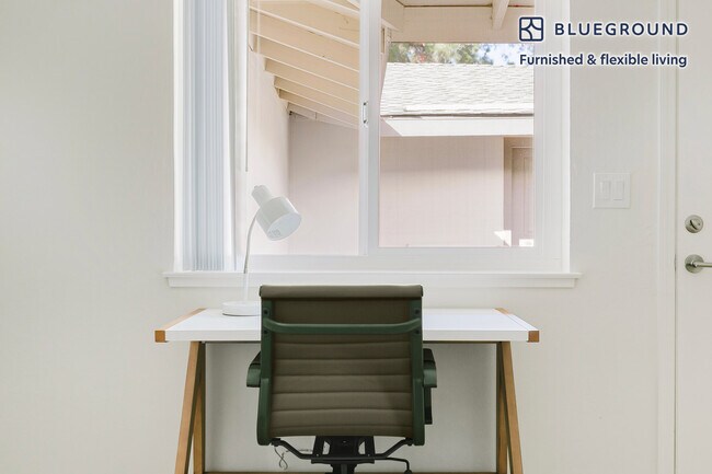 Foto del edificio - 854 Jordan Ave