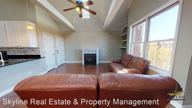 Building Photo - 2 br, 2 bath House - 2329 W. Harrison Stre...