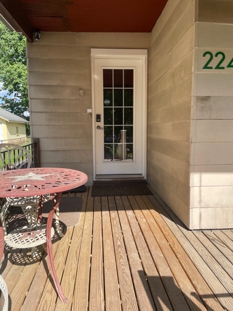 Private front entry - 224 N Cooper Ave