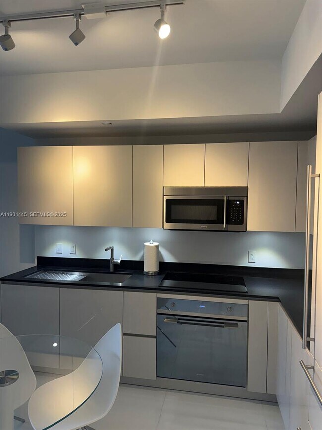 Foto del edificio - 1010 Brickell Ave