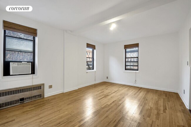 Building Photo - 61 Horatio St