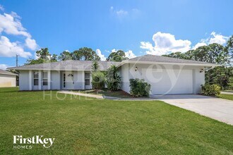 Building Photo - 3265 SW Escarole St