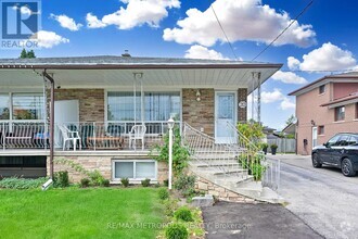 Building Photo - 20 Navenby Crescent