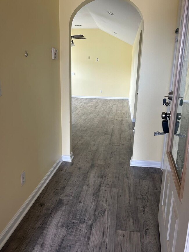 Building Photo - 201 Wexford Way