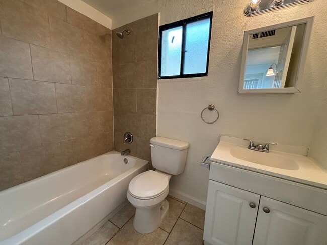 Building Photo - 1 E Navajo Rd