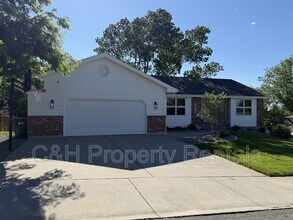 Building Photo - 3429 Powderhorn Cir