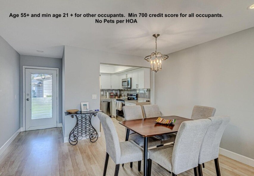 Foto principal - 2680 Barkley Dr E