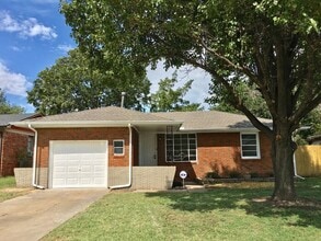 Building Photo - 6009 NW 55th St