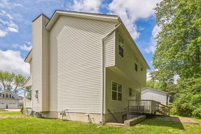 Foto del edificio - 45808 Meadowlark Dr