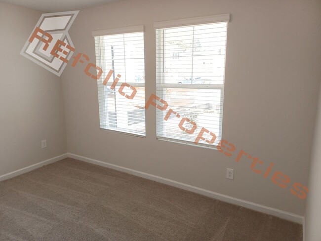 Foto del edificio - Beautiful 4 Bedroom, 3 Bath, 1-Car Garage ...