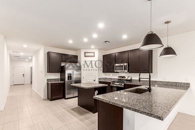 Building Photo - 35208 W Santa Monica Ave
