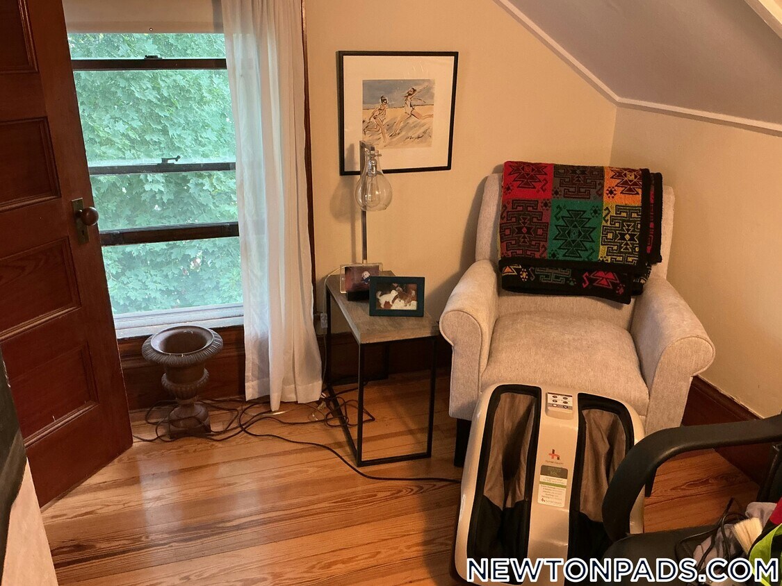 Foto principal - 29 Newtonville Ave