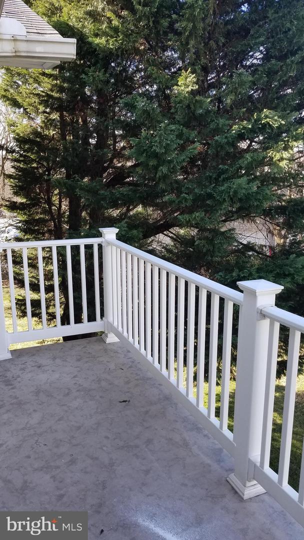 Foto del edificio - 8 Warren Lodge Ct