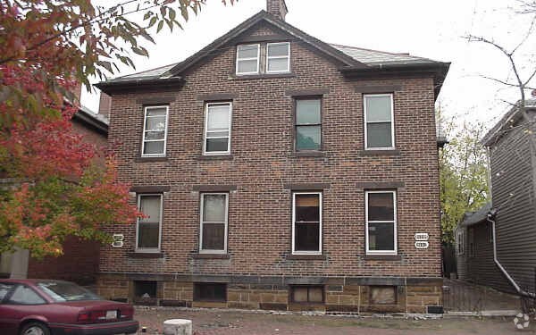 Foto del edificio - 199-201 1/2 E Sycamore St