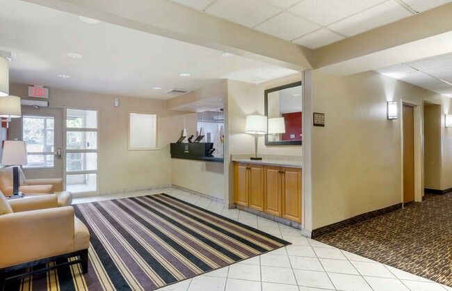 Building Photo - Furnished Studio-Pleasanton - Chabot Dr.