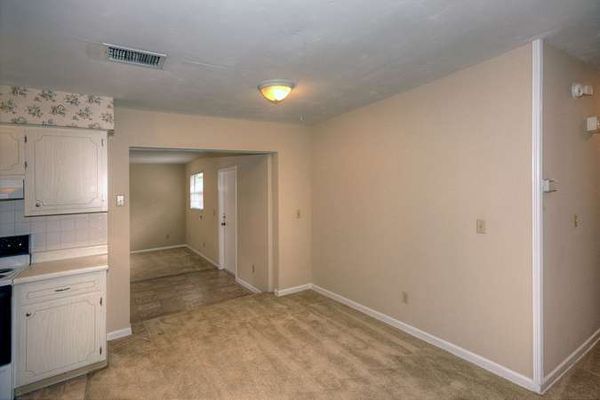 Building Photo - 709 Clayton St