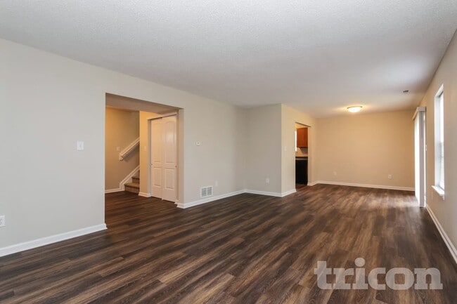 Building Photo - 1329 Lake Meadow Dr