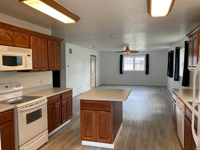 Foto del edificio - 107 N Rufus St