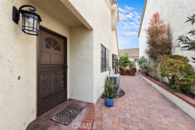 Building Photo - 26137 Via Monterey