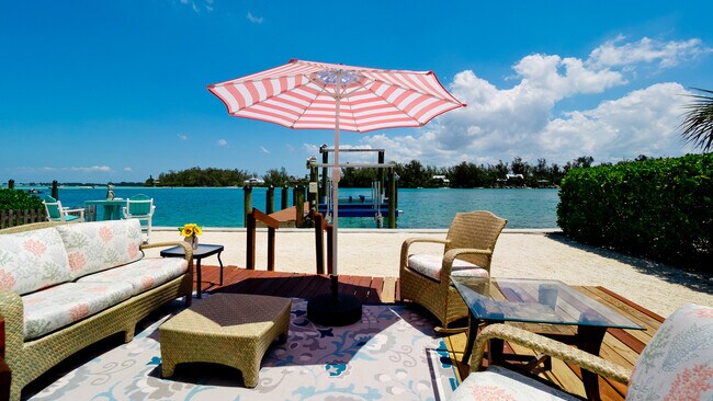 Building Photo - 7140 Longboat Dr E