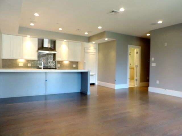 Foto del edificio - 621 E 1st St