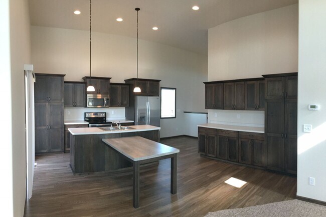 Foto del edificio - 3 Bed 3 Bath Single Family Available For Rent