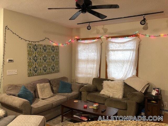 Building Photo - 77 Easton St