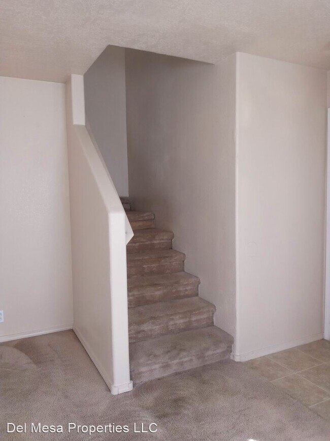 Building Photo - 4 br, 2.5 bath House - 7038 Labrador Dr. NE