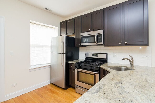Foto del edificio - 2035 W Arthur Ave
