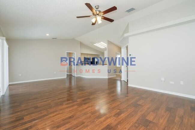 Foto del edificio - MOVE IN SPECIAL - $500 OFF SEPTEMBER RENT ...