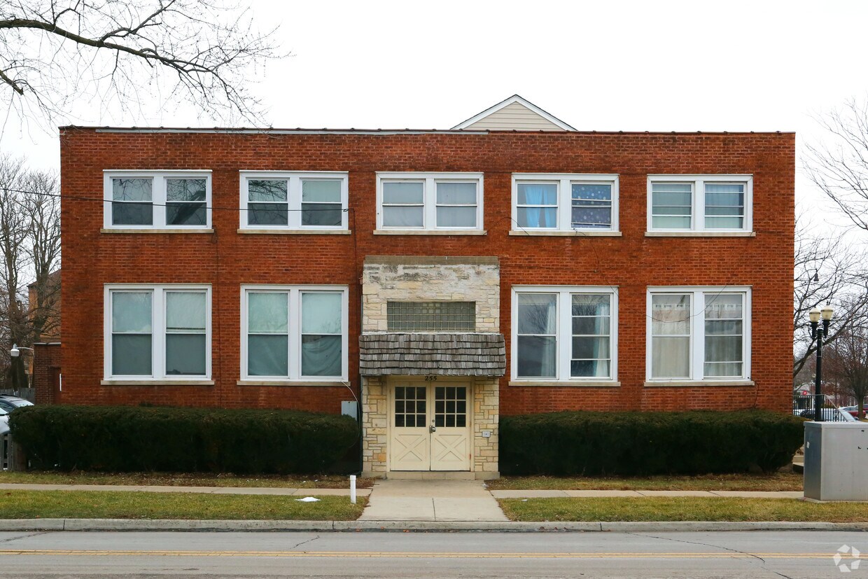 Building Photo - 255 N Spring St