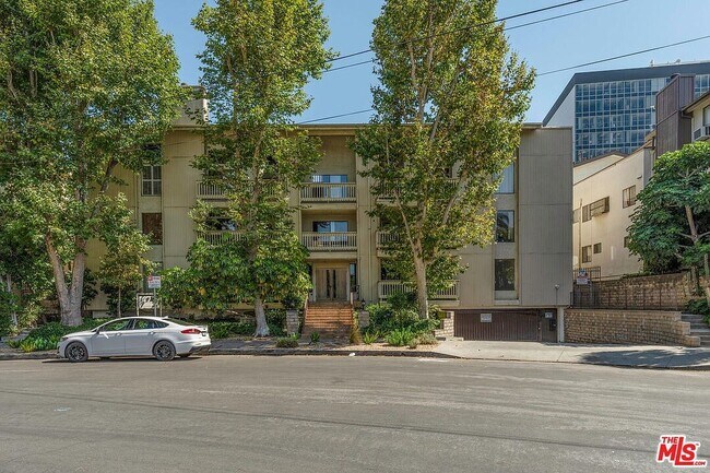 Front View - 16022 Moorpark St