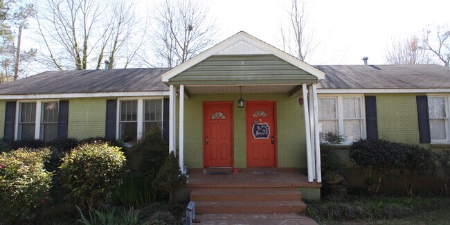 Building Photo - 612 7th Ave